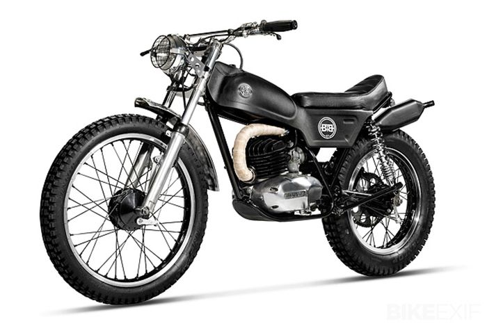 Montesa Cota 247 restomod dari Studio RAAR