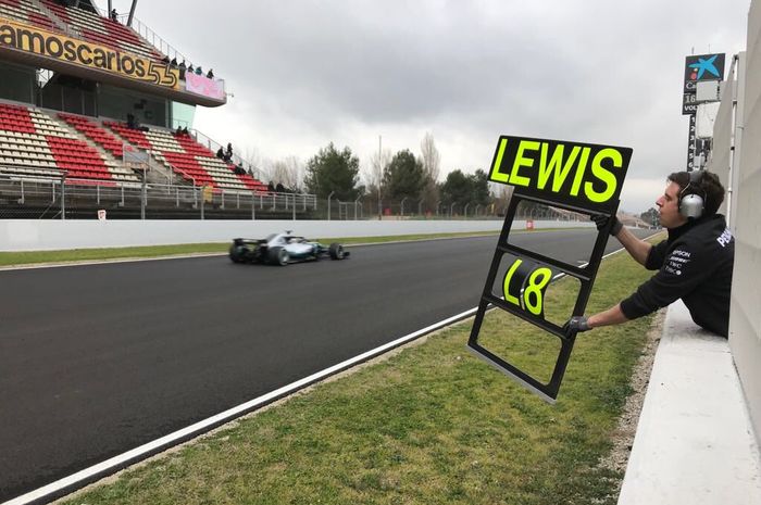 Terepat tes pramusim bagian pertama, Lewis Hamilton mengaku masih banyak yang harus diperbaiki