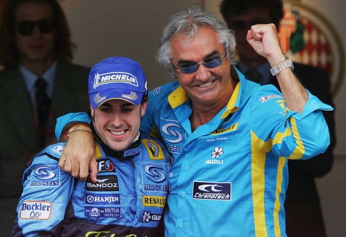 Flavio Briatore ketika memimpin tim Renault membawa Fernando Alonso juara dunia 2005 dan 2006