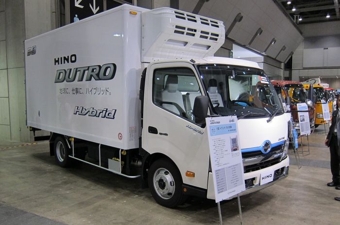 Ilustrasi truk ramah lingkungan dari Hino