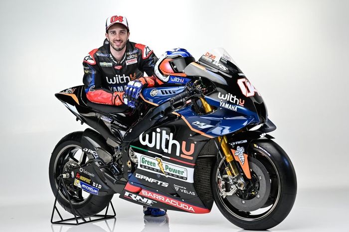 Andrea Dovizioso pakai helm tanpa merek pada launching tim WithU Yamaha RNF MotoGP Racing