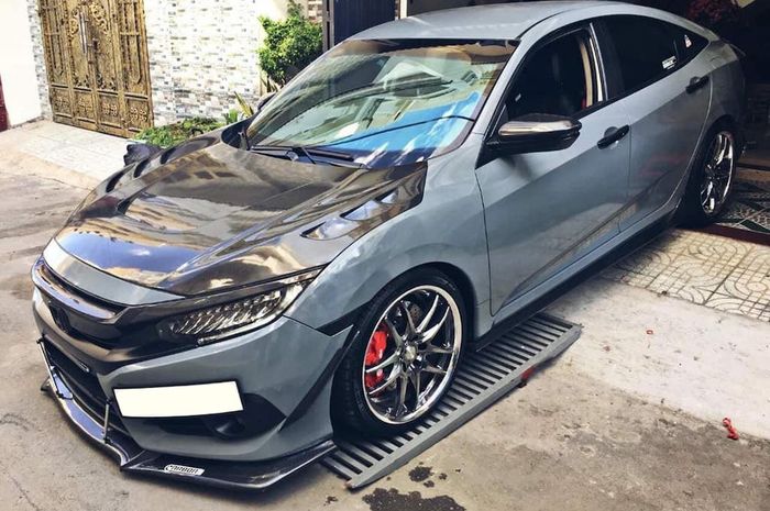 Modifikasi Honda Civic Turbo bertenaga 205 dk asal Vietnam
