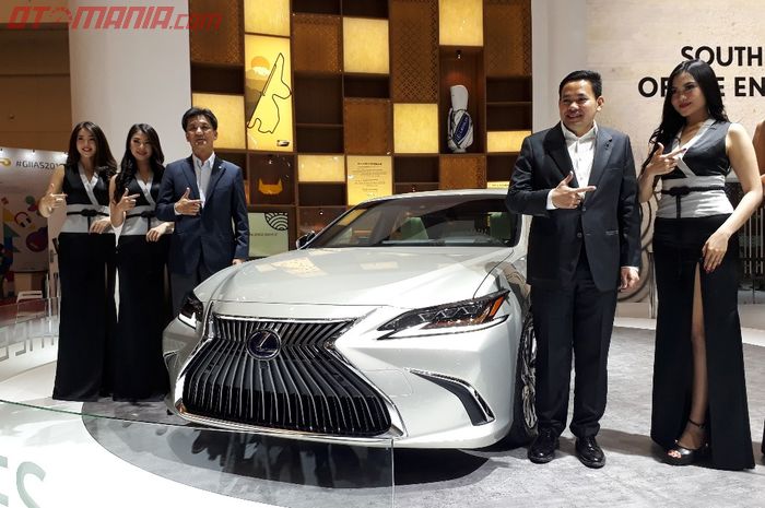 Indonesia jadi negara pertama yang meluncurkan Lexus ES
