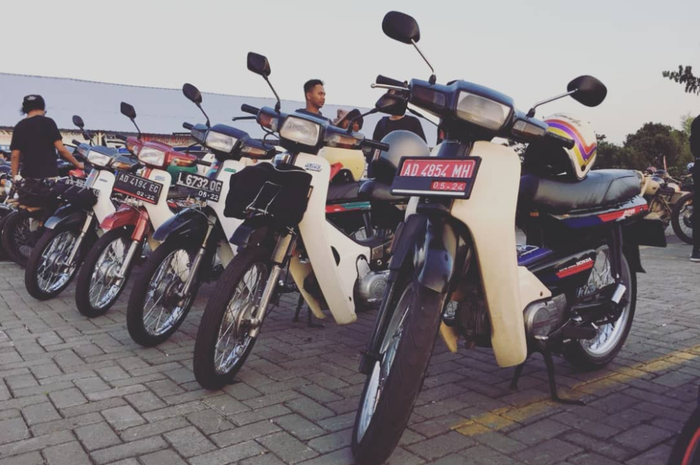 Ilustrasi motor lawas tahun 1990-an