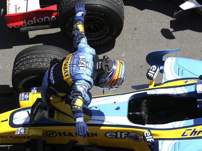 Selebrasi yang dilakukan oleh Fernando Alonso 2006 lalu.