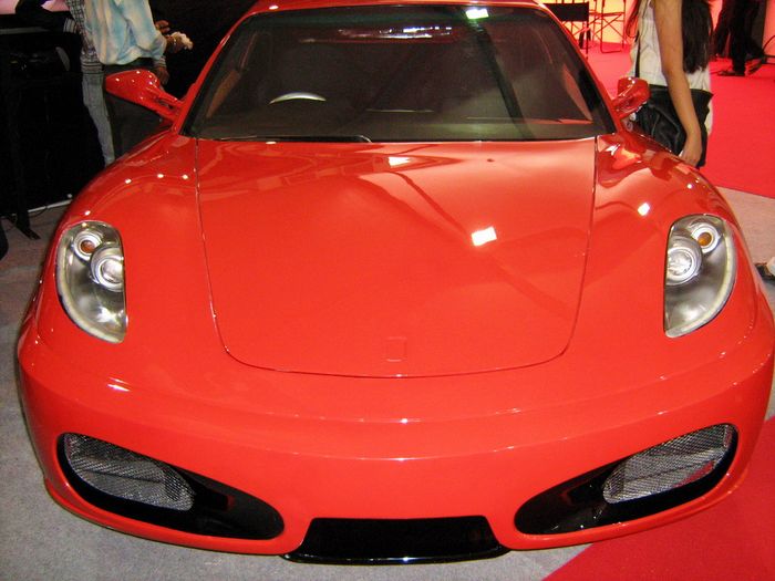 Tampilan depan modifikasi Toyota Corolla jadi Ferrari F430