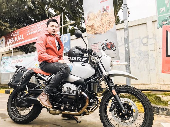 Ananda Omesh dan BMW R Nine T Urban