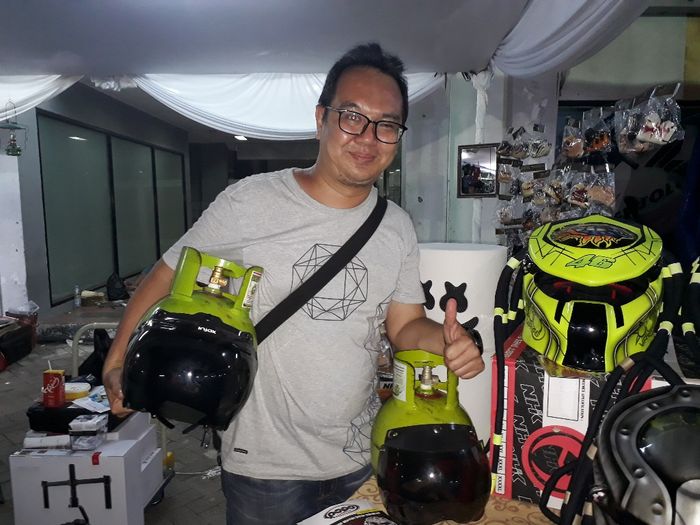 Iphank Popo alias Irfan Riansyah, Owner Popo Collection yang menjual helm model gas elpiji 3 kg