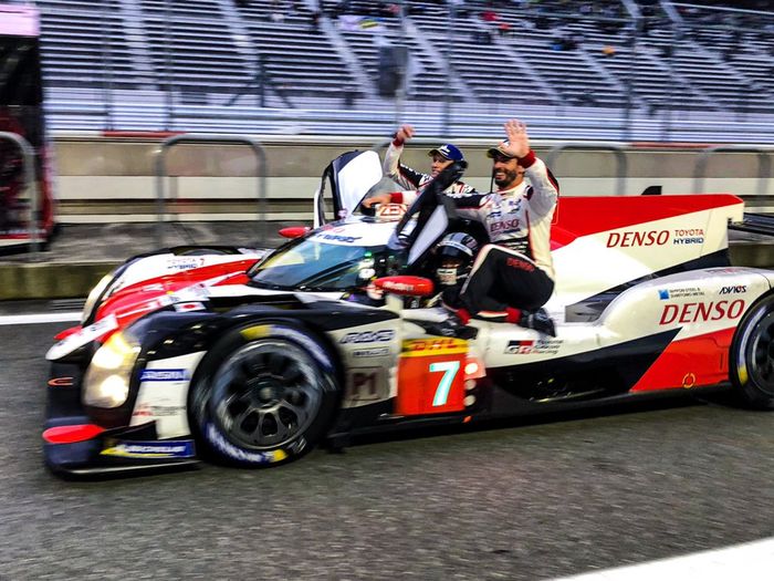 Mobil tim Toyota Gazoo Racing bernomor 7 ini yang berhasil memenangkan balap ketahanan 6 jam di sirkuit Fuji, Jepang