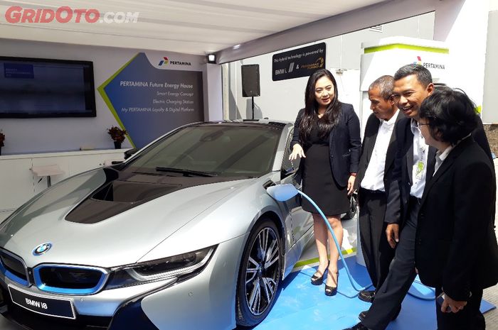 BMW Group Indonesia dengan PT Pertamina, kerja sama dirikan Stasiun Pengisian Listrik Ulang (SPLU)