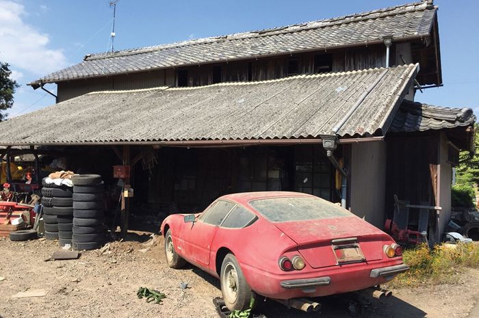 Ferrari 365 GTB/4 Daytona yang ditemukan di gudang