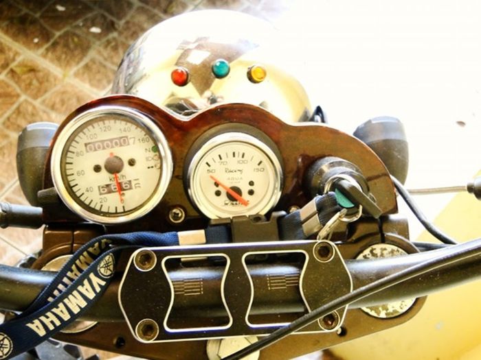 Yamaha DT180 custom street tracker milik Robinson Cristian Santos, dilansir oleh Bikebound.com