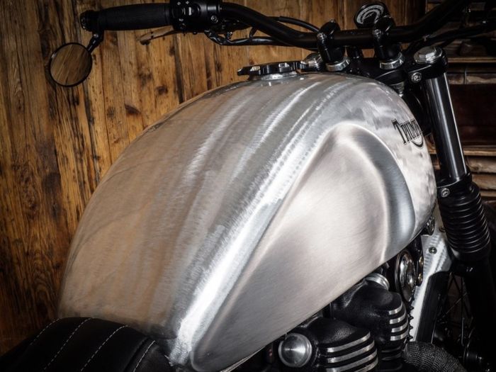 Triumph Bonneville &ldquo;vintage cruiser&rdquo; besutan Raisch Customs