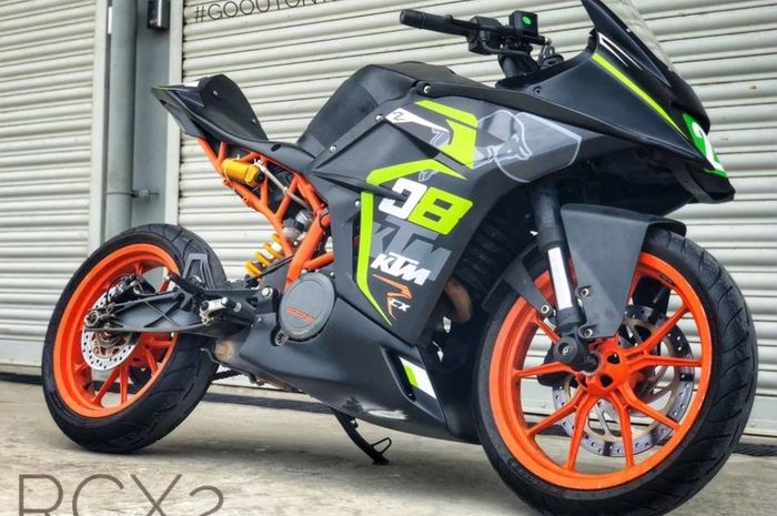 KTM RC390 dengan race-kit bikinan Autologue Design