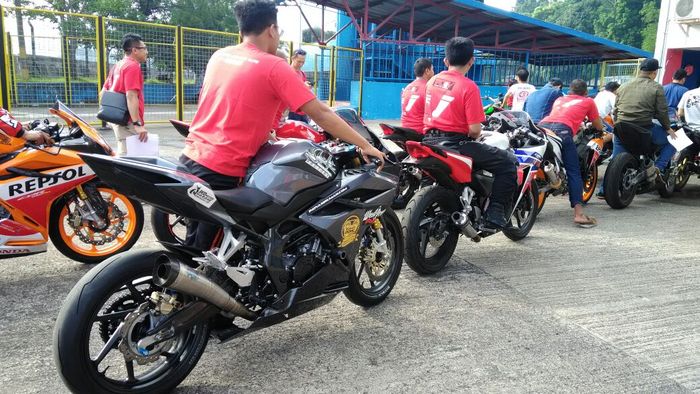 Suasana starting grid Indonesia CBR Day 2017