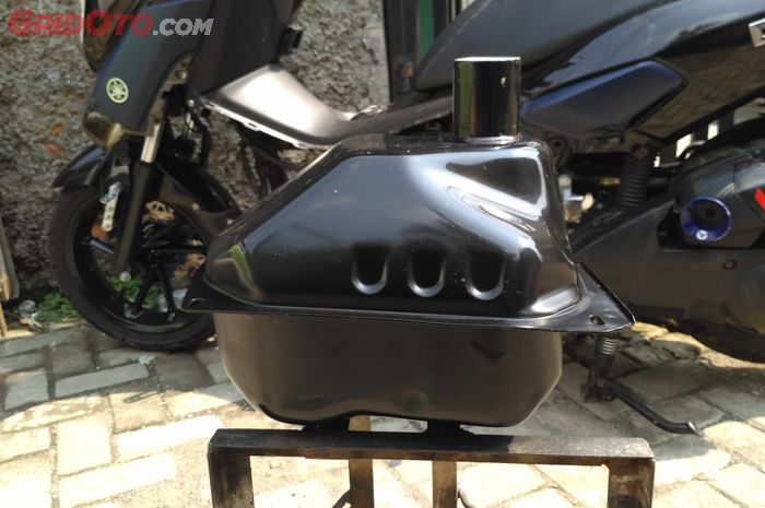 Tangki Yamaha NMAX 9 Liter buatan Razan Yamaha India