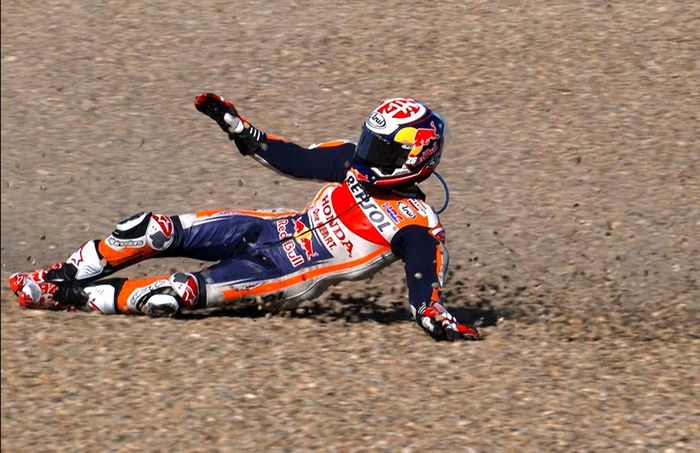 Pemenang MotoGP Spanyol 2017, Dani Pedrosa mengalami kecelakaan saat sesi pemanasan di sirkuit Jerez hari Minggu pagi