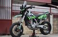 Kawasaki KLX 250 Jadi Suka Aspal, Windshiled Tinggi, Bracket Box Nempel