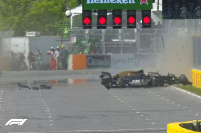 Mobil Kevin Magnussen hancur setelah menabrak tembok Wall of Champions sirkuit Gilles Villeneuve pada kualifikasi F1 Kanada