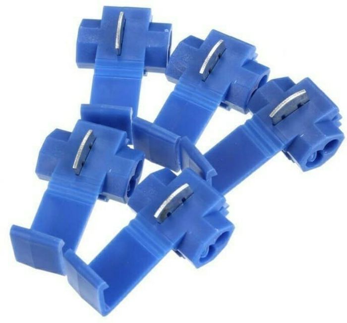 Gambar 3. Untuk menjumper kabel, bila tidak mau merusak jalur kabel bawaan mobil, bisa manfaatkan quick wire connector