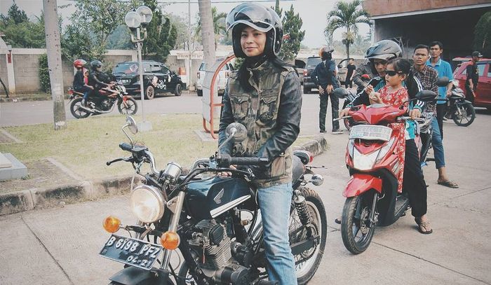 Shareefa Daanish dengan motornya