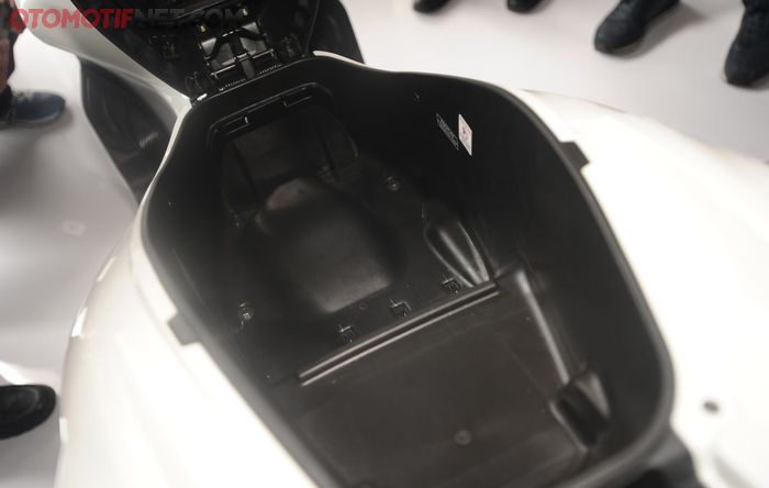 Honda All New PCX 150. Bagasinya luas