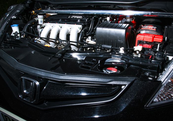 Mesin modifikasi Honda Jazz GE8 dioprek hingga bertenaga 130 dk