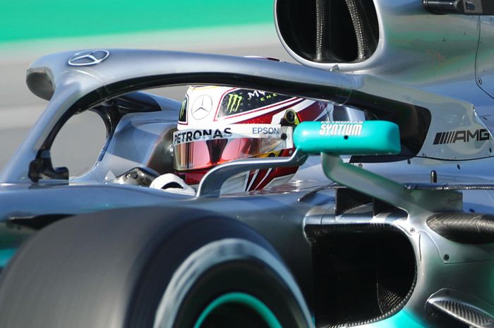 Lewis Hamilton berhasil  mendekati seteru beratnya Sebastian Vettel pada tes pramusim F1 2019 yang terakhir di Barcelona