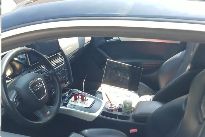Interior Audi S5 Coupe dengan mesin listrik