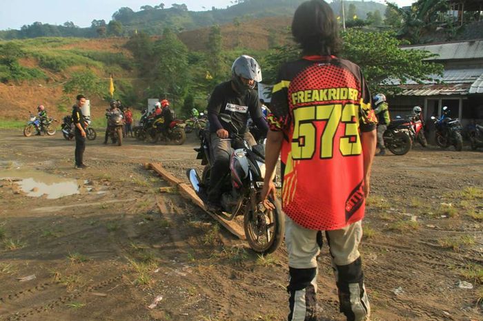 Keseruan acara Working Class Adv Bikes 