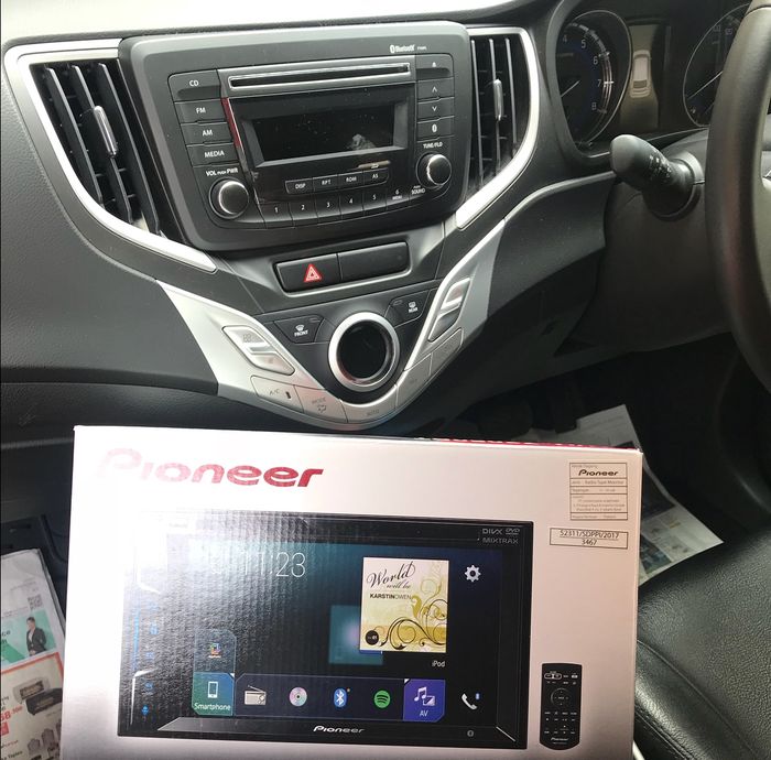 Model headunit All New Suzuki Baleno sebelum diganti Pioneer AVH Z2050BT