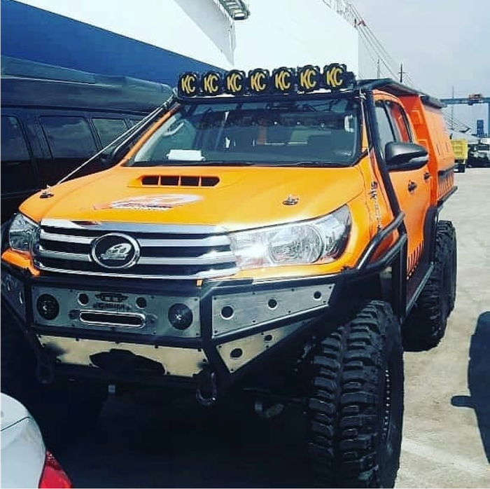 Gila Toyota Hilux Berpenggerak 6 Roda Ada Di Indonesia Gridoto Com