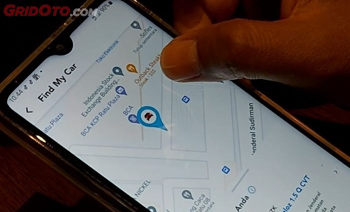 Ilustrasi Find My Car di fitur T Intouch Kijang Innova Zenix