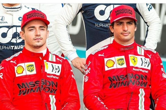 Pembalap Ferrari, Charles Leclerc (kiri) dan Carlos Sainz (kanan)