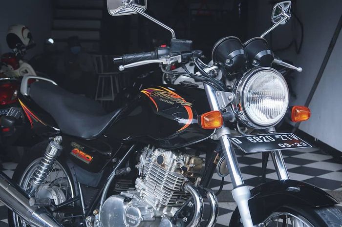 Suzuki Thunder 250 tahun 2001 kondisi masih mulus siap dipinang.