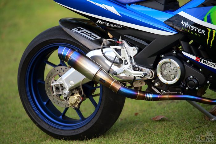 Yamaha MX-King dengan adopsi kaki-kaki Aprilia RSV4 1000R