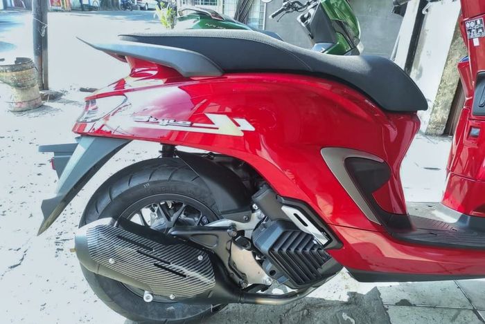 Honda Stylo 160 pakai knalpot Vespa matic