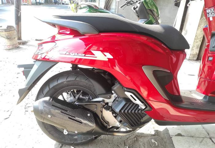 Honda Stylo 160 pakai knalpot Vespa Sprint 