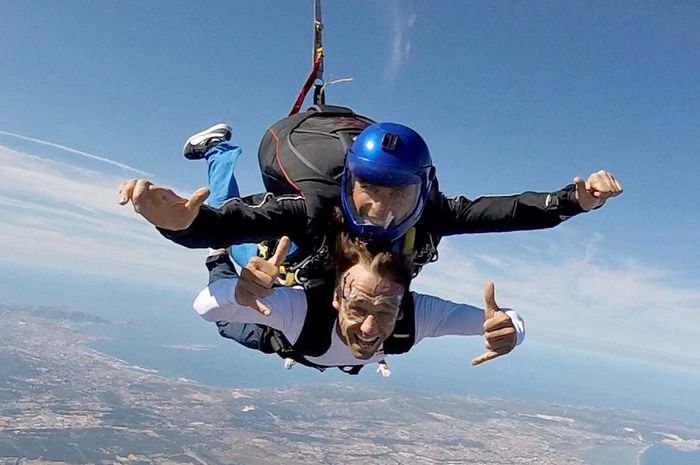 Johann Zarco isi libur balapan MotoGP 2021 dengan main olahraga ekstrem.