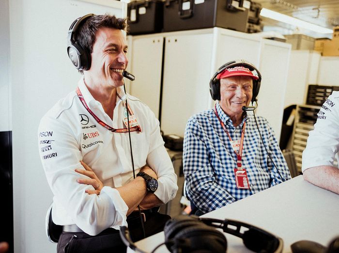 Niki Lauda (kanan) bersama bos tim Mercedes Toto Wollf di GP F1 Monako
