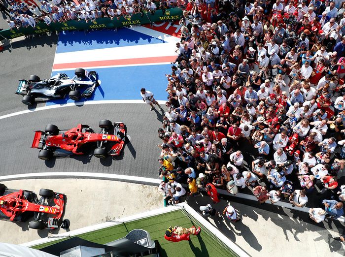 Dua mobil Ferrari finish pertama dan ketiga di GP F1 Inggris, dua mobil Mercedes fi posisi kedua dan empat