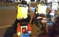 Terang Saja Tertangkap, Vespa Ini Punya Nomor Polisi Terpanjang Di Dunia