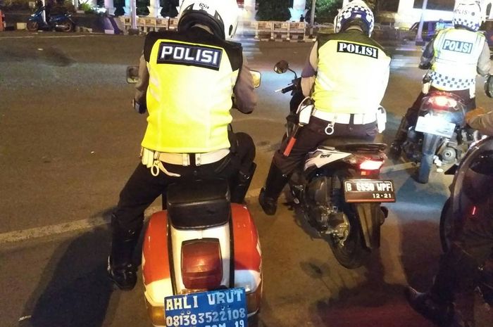 Vespa dengan tanpa plat nomor malah memasang promosi ditilang Satlantas Polresta Bogoe