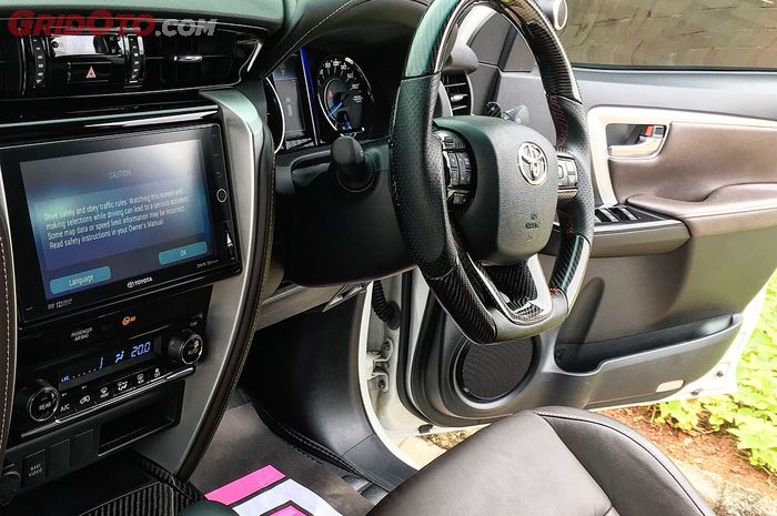 Interior Toyota All New Fortuner panel karbon Auto Prima Kreasi