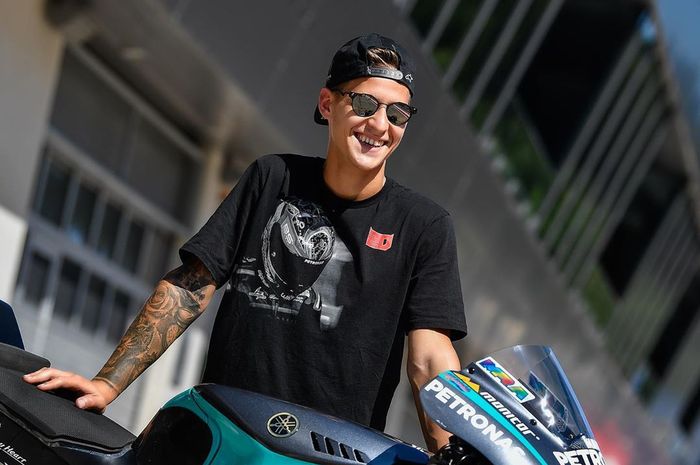 Bakal bela tim Monster Energy Yamaha, Fabio Quartararo akui kalau dirinya tak bisa menggantikan posisi Valentino Rossi.