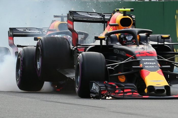 Insiden Max Verstappen disundul oleh rekan setimnya Daniel Ricciardo di GP F1 Azerbaijan