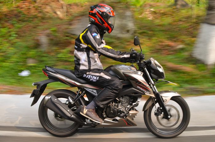 Riding position Bandit mirip GSX-150S