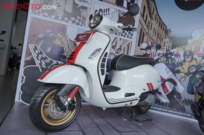 Vespa GTS 300 HPE Racing Sixties