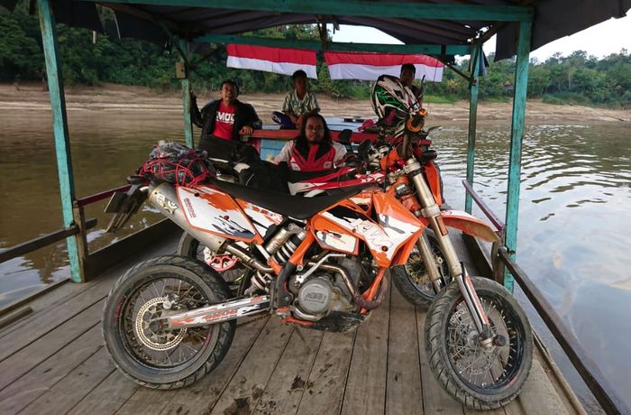 Ekspedisi memotong Kalimantan. 