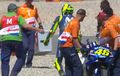Ngeri... Rossi Crash Di Latihan Bebas 4 MotoGP Belanda, Sampai Terseret Beberapa Meter